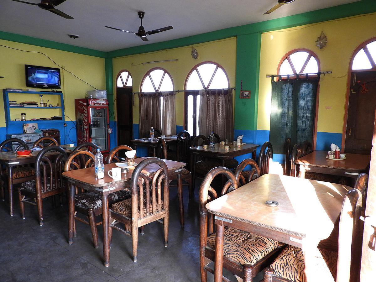Sandhya Guest House Varanasi Near Ganga River 外观 照片