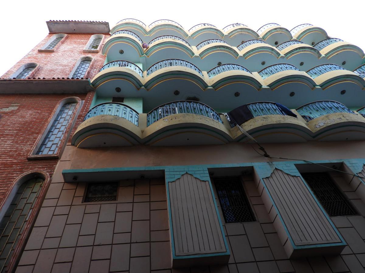 Sandhya Guest House Varanasi Near Ganga River 外观 照片